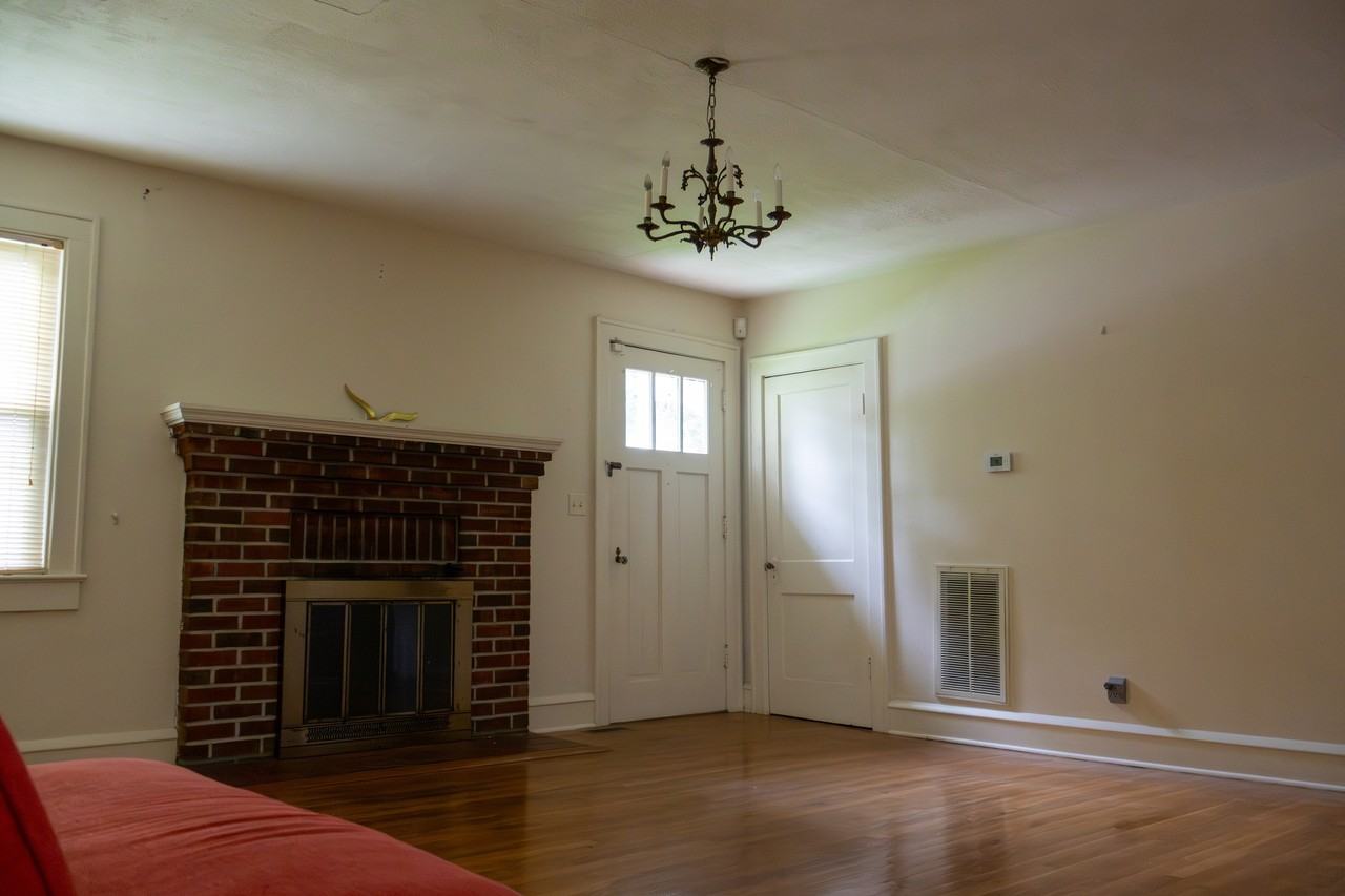 107 East Taylor Avenue - Photo 3 of 9