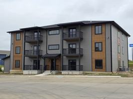 featured image of 1455 Red Fox Xing