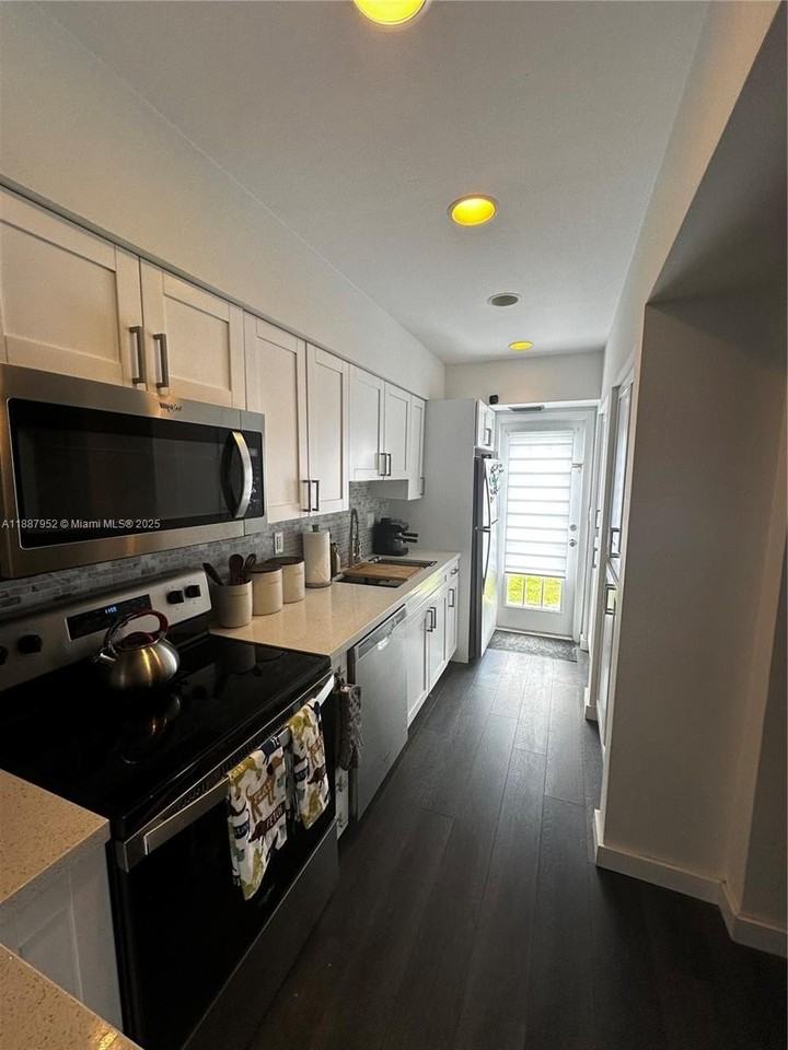 3971 Coral Springs Drive #17 - Photo 5 of 37