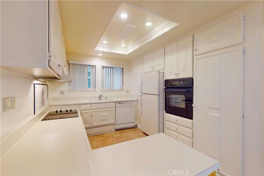 633 Avenida Sevilla #B - Photo 7 of 18