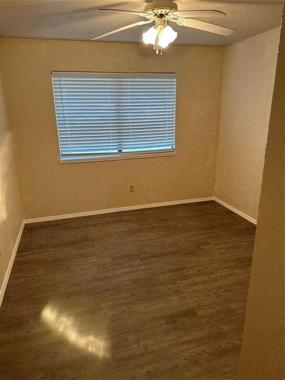 1613 Whiteoak Dr - Photo 4 of 5