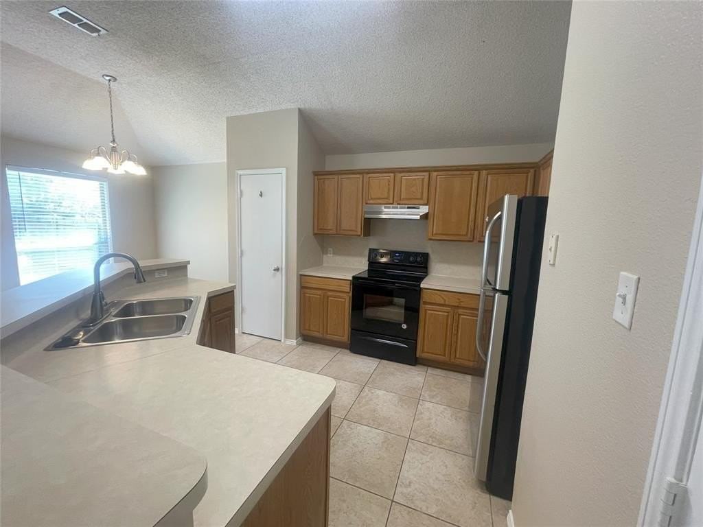 2712 Jennie Wells Dr - Photo 4 of 11