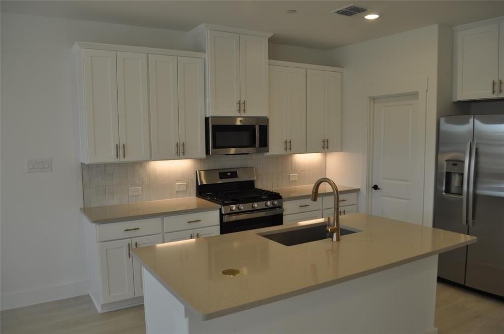 2520 Red Tailed Hawk Ln - Photo 7 of 26