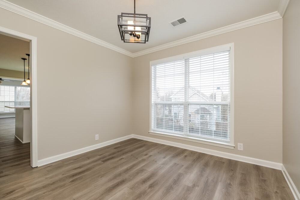 3102 Creekview Ln - Photo 6 of 17