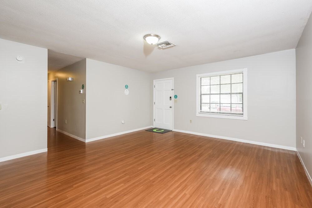 6770 Belfast Ave - Photo 4 of 16