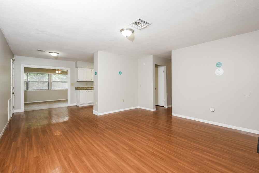 6770 Belfast Ave - Photo 5 of 16