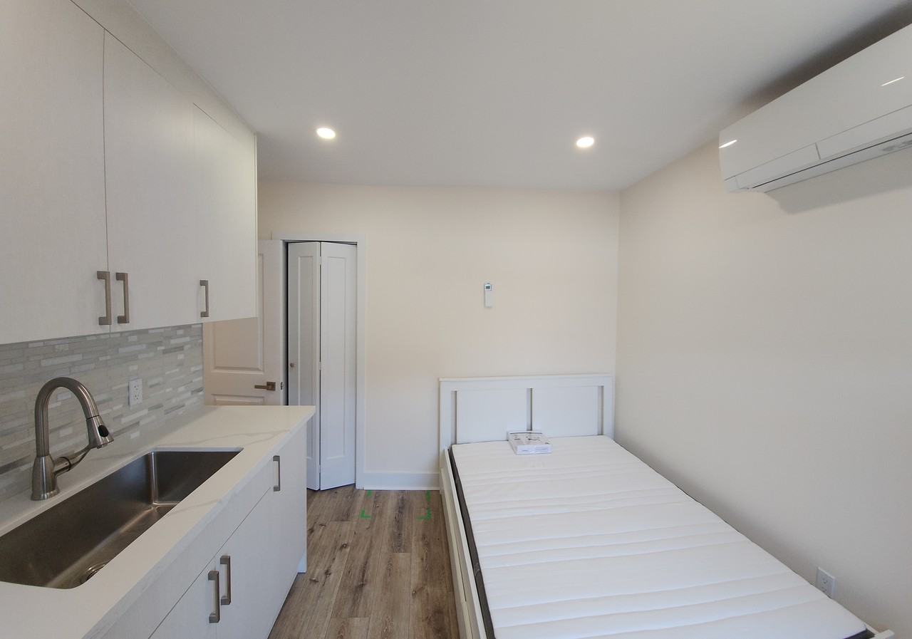 St Clair Ave W & Oakwood Ave #6 - Photo 2 of 9