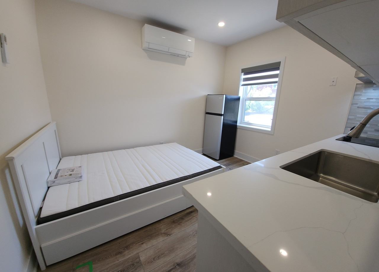 St Clair Ave W & Oakwood Ave #6 - Photo 7 of 9