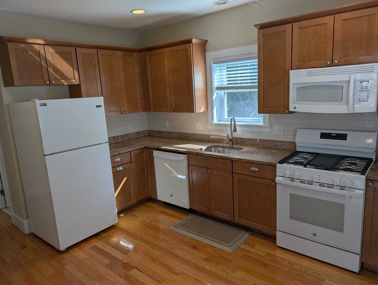 9 Wall St - Photo 5 of 23