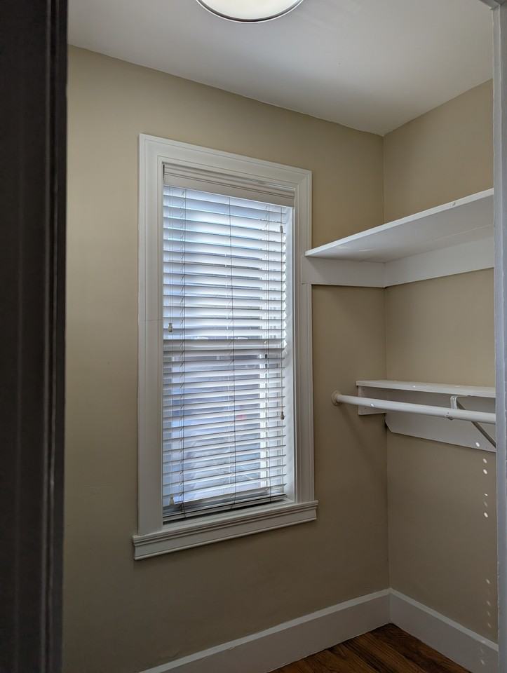 9 Wall St - Photo 4 of 23