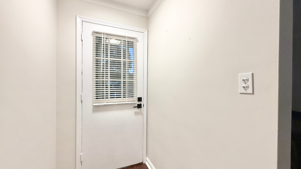 1-110 Emperor St, Ajax, Ontario L1S 1N2 - Photo 2 of 8