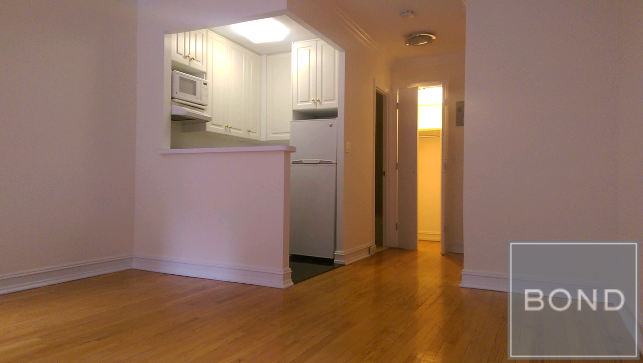 3rd Ave & E 46th St #3c