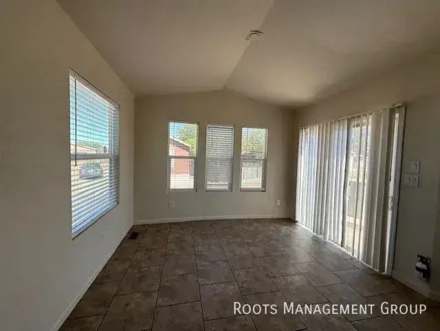 5344 S Park Ave #21A - Photo 7 of 34