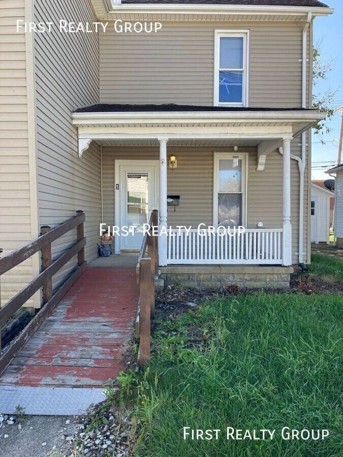 519 1/2 Ann St - Photo 2 of 5