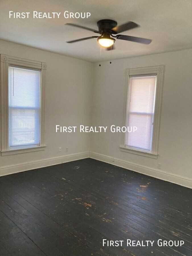 519 1/2 Ann St - Photo 3 of 5