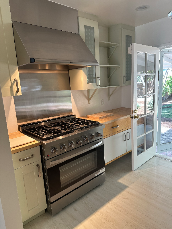 17935 Tiara St - Photo 3 of 18