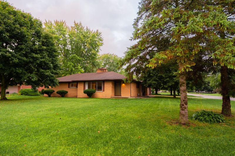 5205 Faircrest Ln - Photo 2 of 17