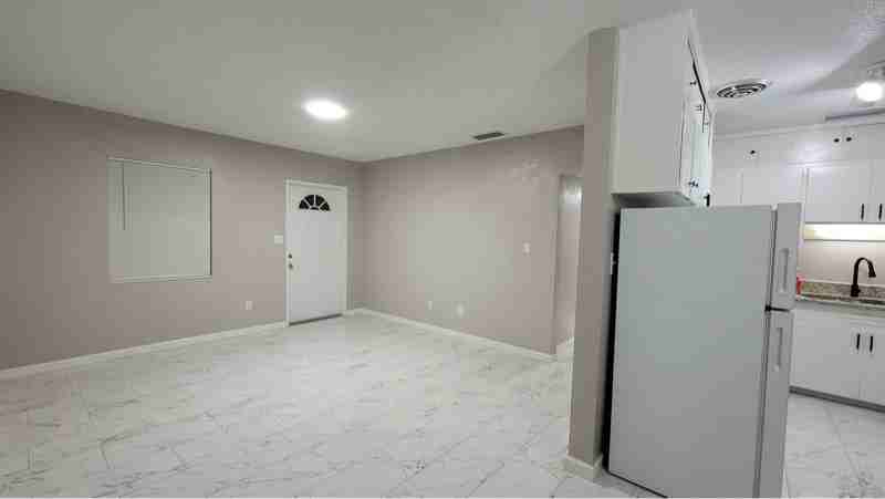 7115 N Tampania Ave - Photo 4 of 11