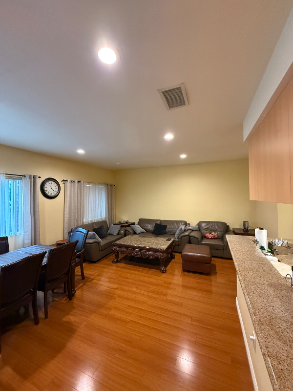 1050 North Kingsley Drive - Photo 2 of 13