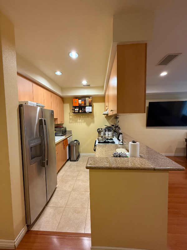 1050 North Kingsley Drive - Photo 3 of 13
