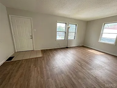 10073 Royal Dr - Photo 2 of 9