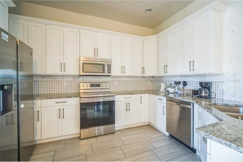 10517 Camelia Dr - Photo 3 of 16