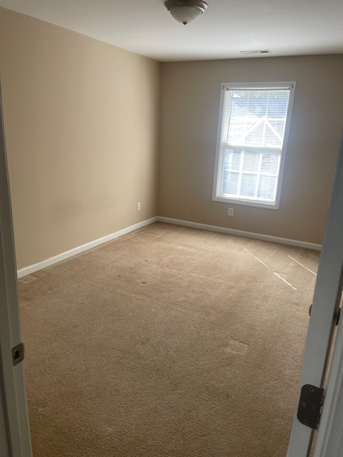 140 Alcorn St #B - Photo 3 of 5