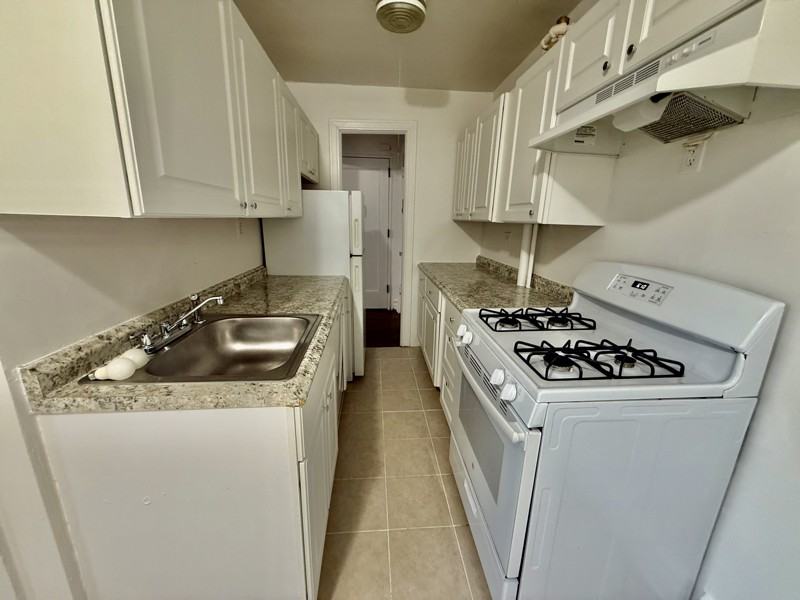 16 5th Ave - Photo 2 of 14