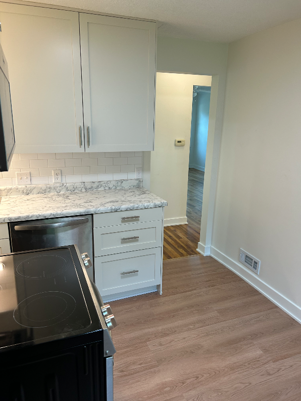 3525 Burt St #1 - Photo 2 of 8