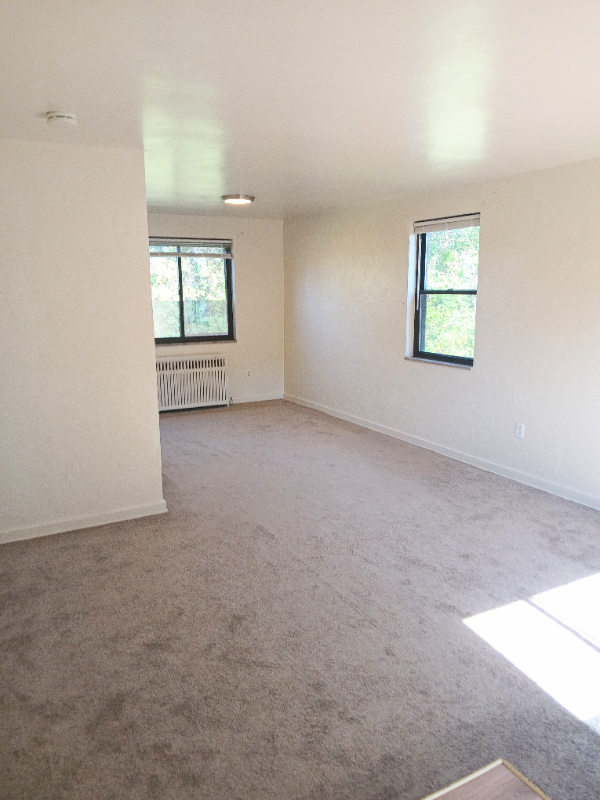 472 Hoodridge Dr - Photo 2 of 32