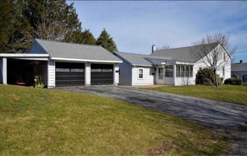 18 Cottage St - Photo 3 of 12