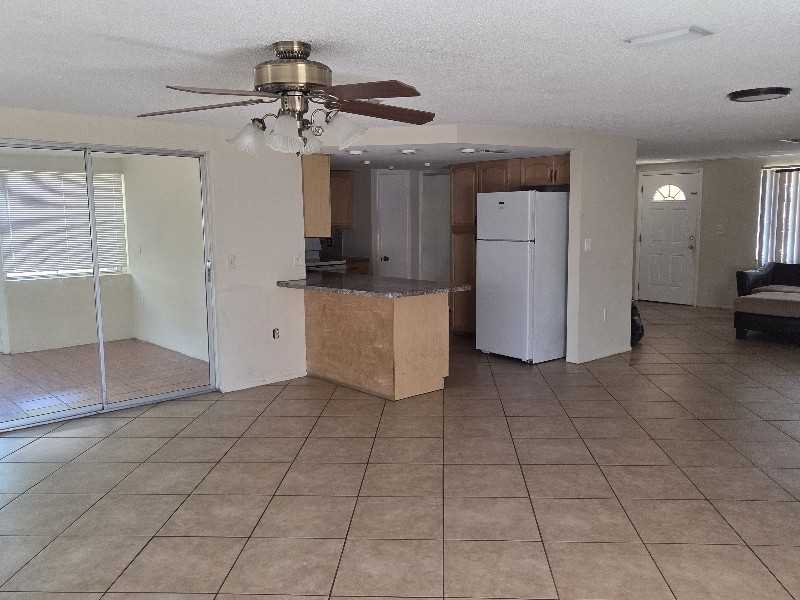 7225 Rosarian Dr - Photo 2 of 12