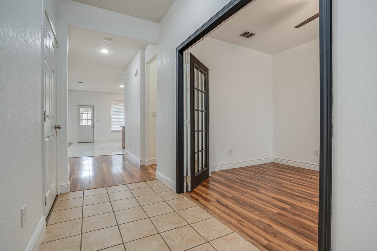 11905 Fieldcrest Run #NA - Photo 4 of 28