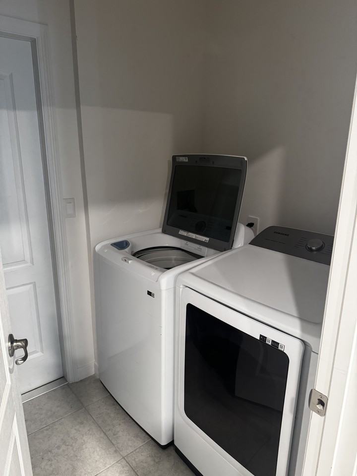 1811 Se Sandia Dr #NA - Photo 6 of 8