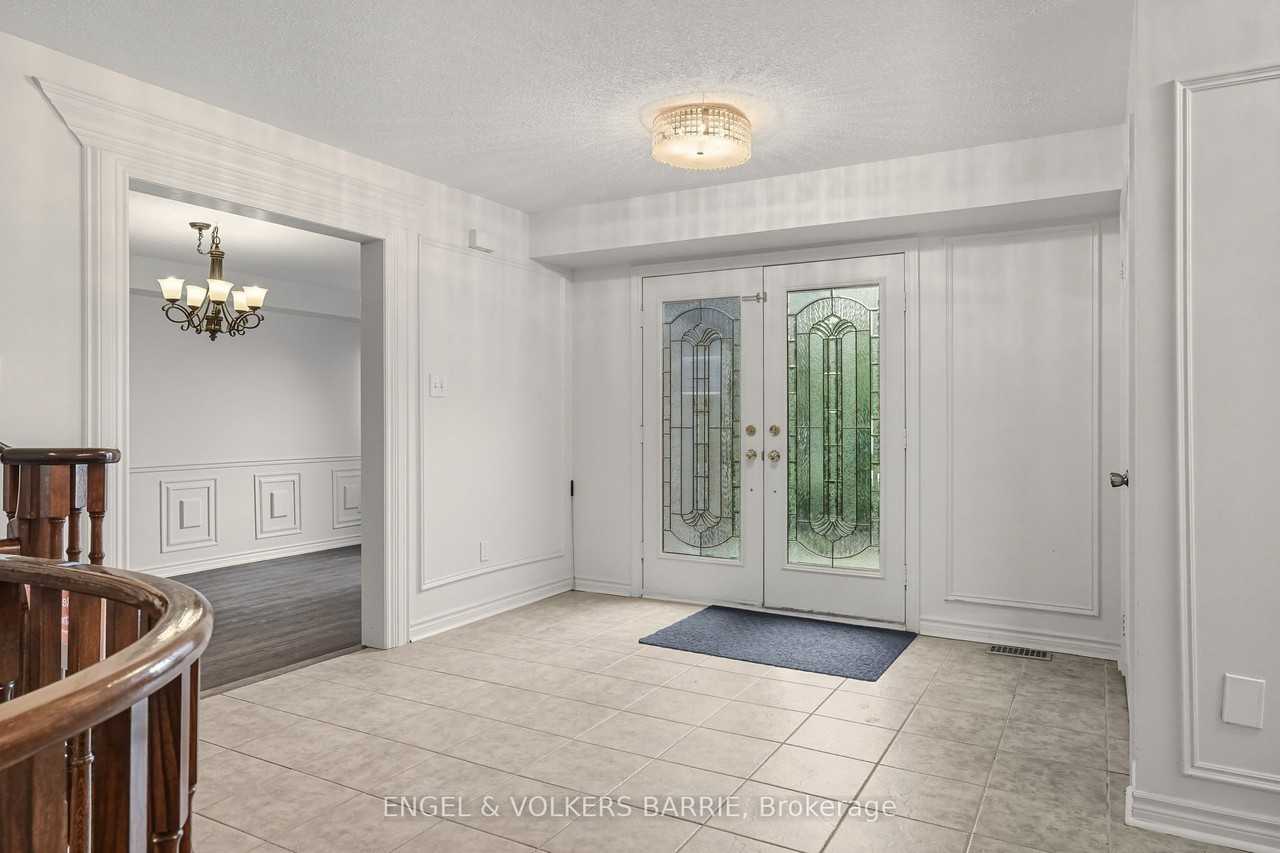 19 Northview Cres - Photo 3 of 27