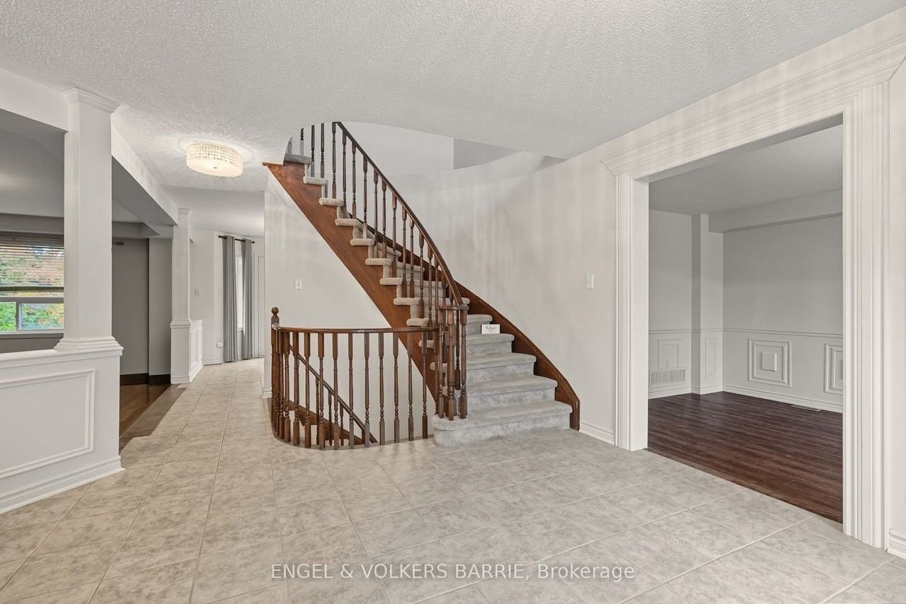 19 Northview Cres - Photo 4 of 27