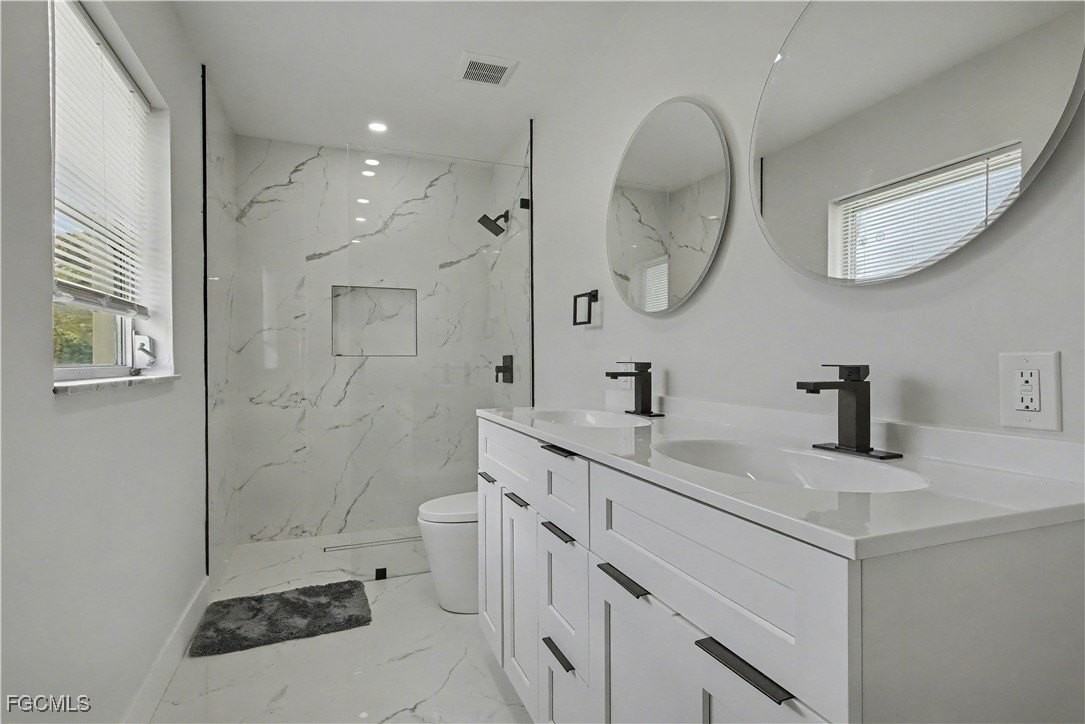 138 Brooks Rd - Photo 2 of 14