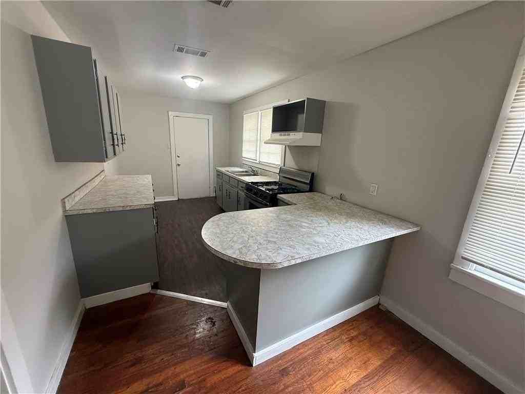 411 8th Ave - Photo 2 of 10