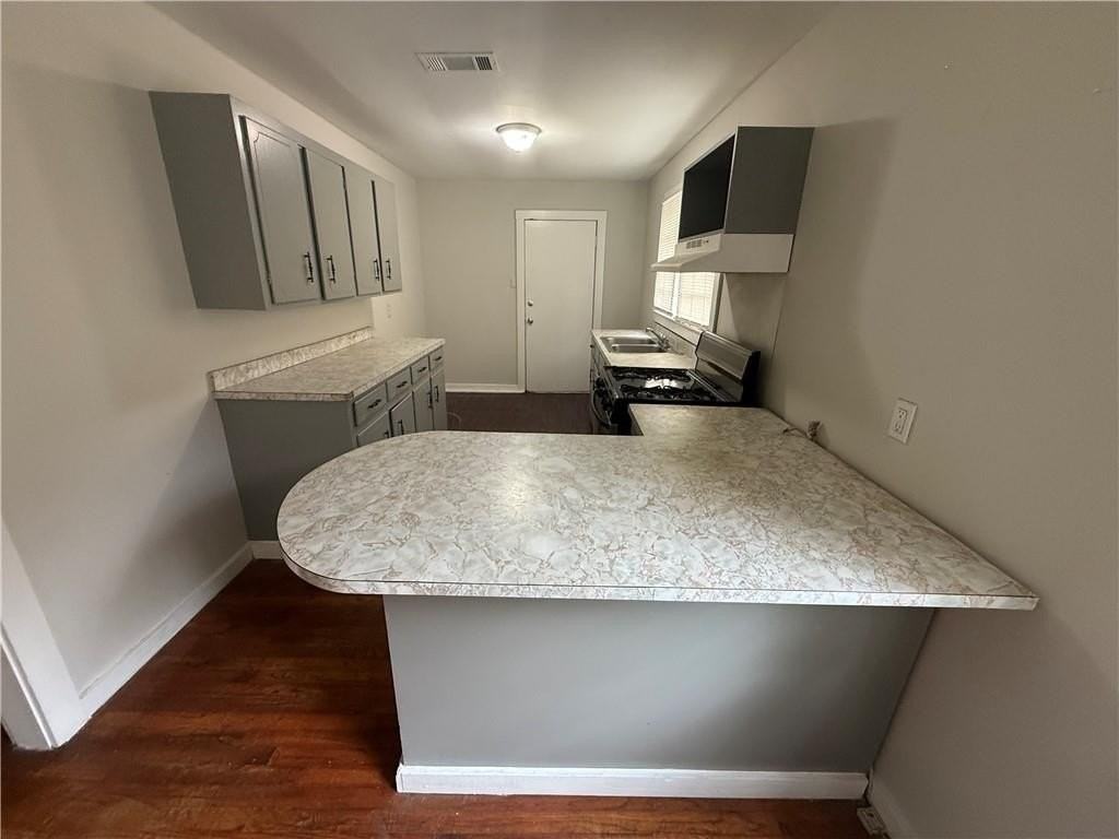 411 8th Ave - Photo 3 of 10