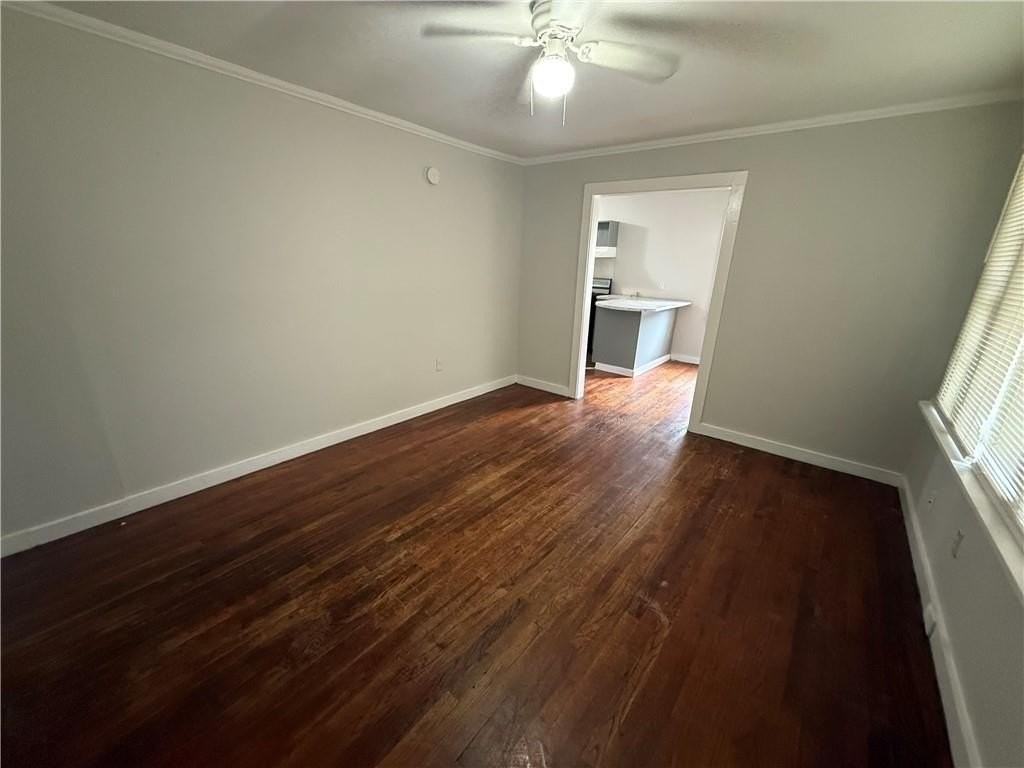 411 8th Ave - Photo 5 of 10