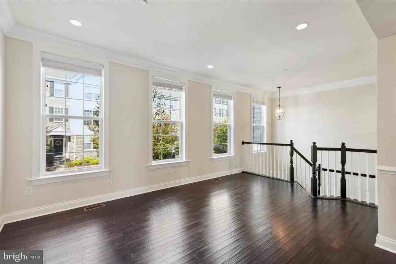 204 Jackdaw Aly - Photo 3 of 27