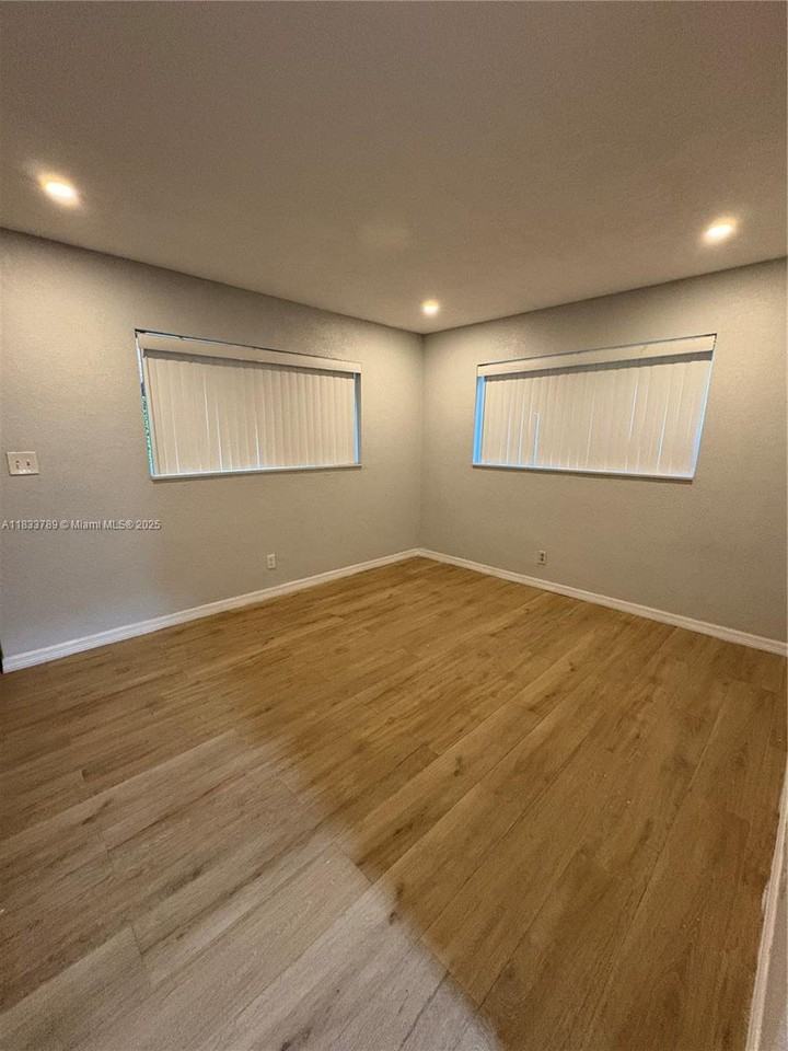 1134 Nw 6th Ave #2A - Photo 4 of 8