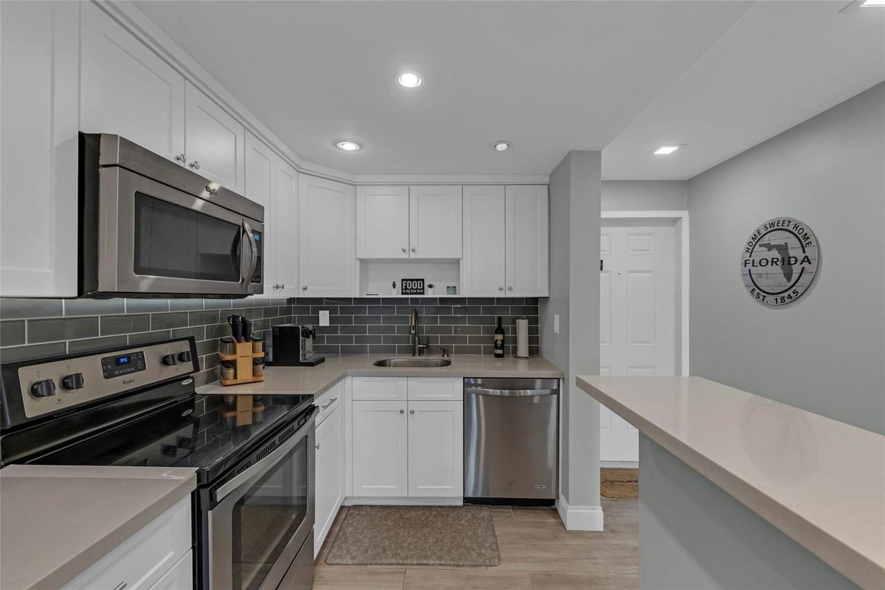 611 Northeast 14th Avenue #306A