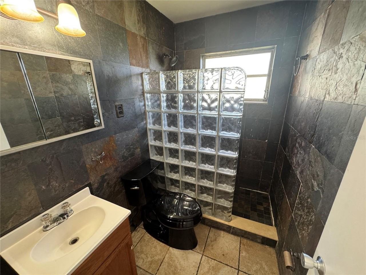 22236 Montrose Ave - Photo 6 of 13