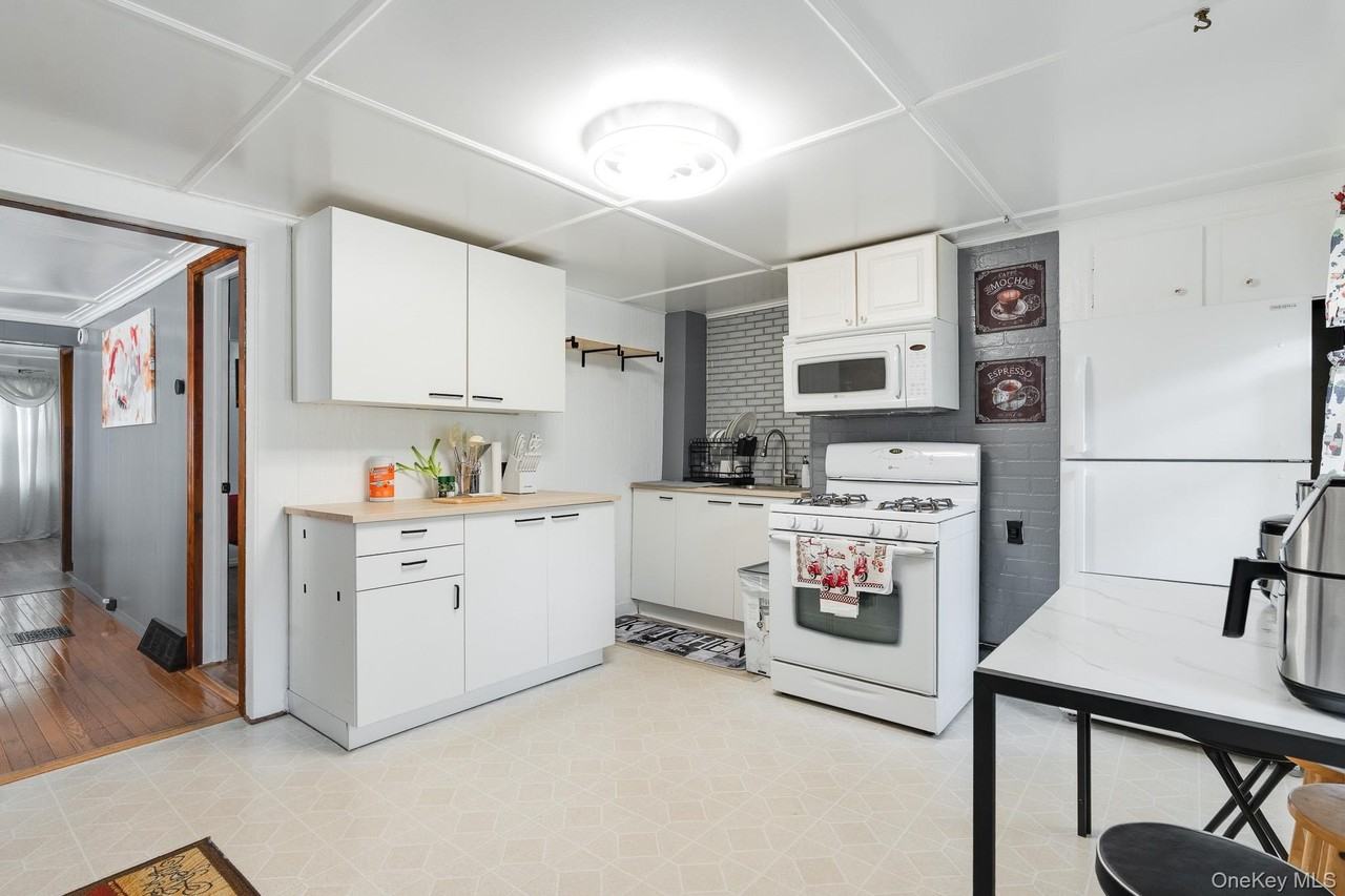 49 Delafield St #1 - Photo 5 of 24