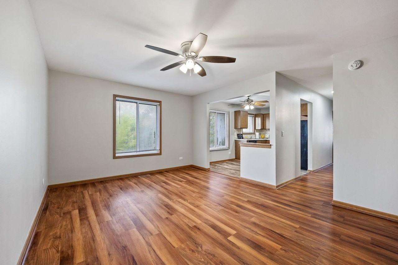 35 Terry Dr #D - Photo 3 of 21