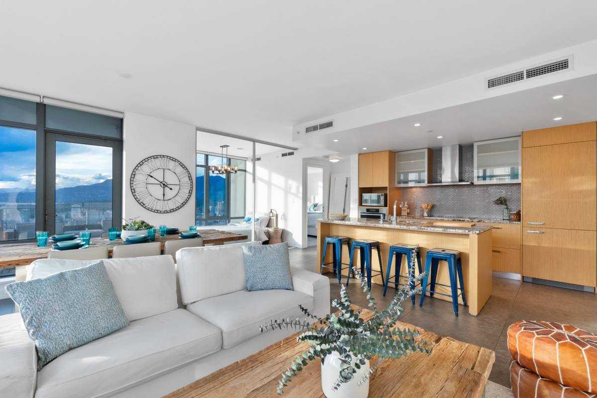 1028 Barclay Street - Photo 3 of 20