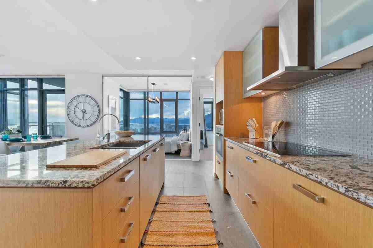 1028 Barclay Street - Photo 7 of 20