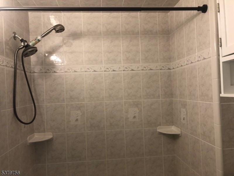 29 Manito Ave - Photo 2 of 15