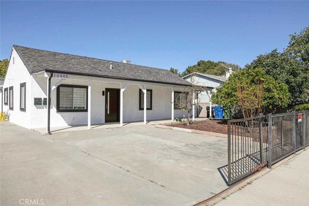 10955 Burnet Ave - Photo 3 of 27